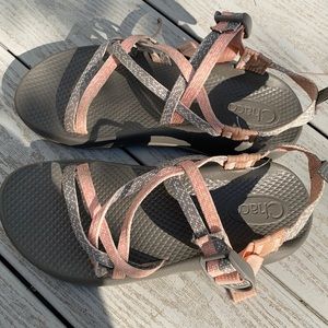 Grey And pink Chaco